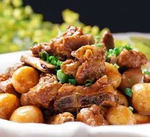 Braised Pork Ribs with Small Potatoes