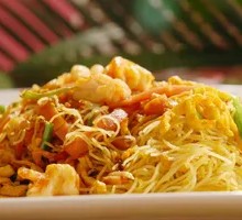 Steamed Rice Noodles with Shrimp and Pork