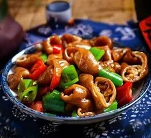 Stir-Fried Pork Intestine with Green Chili