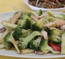 Stir-Fried Broccoli with Fresh Squid