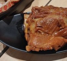 Suckable Sauce Pork Knuckle
