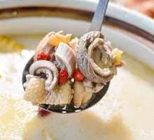 Pepper Pork Stomach and Old Pigeon Stew