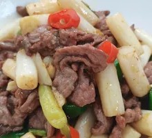 Lotus Stem Stir-Fried with Yellow Beef