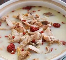 Ginseng Pig's Trotter Chicken Soup