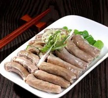 Steamed Rice with White-Cut Pork Sausage