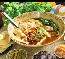 Barbecue Pork Lo Mein with Snail Noodles