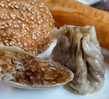 Steamed Pork and Glutinous Rice Dumplings