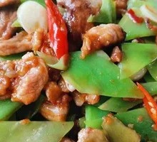 Stir-fried Pork with Lettuce