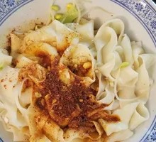 Oil-Poured Hand-Torn Noodles