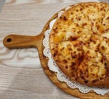 Fruit Medley Pizza with Crispy Edges