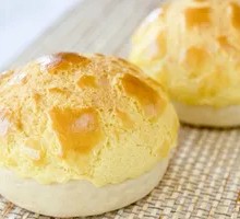 Fresh Oil Pineapple Bun
