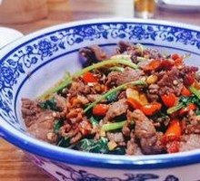 Stir-Fried Beef with Yellow Onion