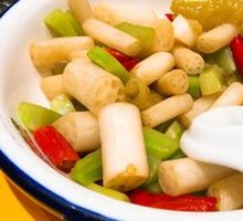 Stir-Fried Lettuce with Lotus Root Tips