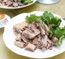 Steamed Duck in White Sauce