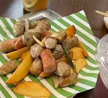 Sausage and Potato Wedge Platter