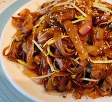 Dry-Fried Beef Rice Noodles