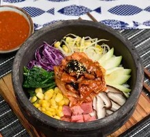 Kimchi Beef Stone Pot Rice Bowl