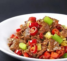 Stir-Fried Beef with Yellow Onion
