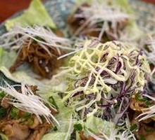 Beef Wrapped in Lettuce