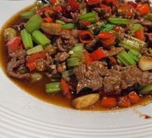 Stir-Fried Beef with Yellow Onion