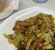 Sour Cabbage Stir-Fried Pork Intestines