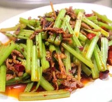 Stir-Fried Beef with Celery