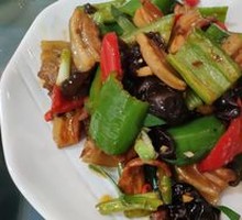 Green Pepper Stir-fried Pork Belly