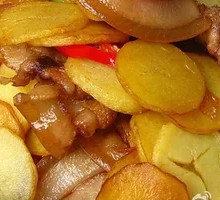Spicy Pork and Potato Rice