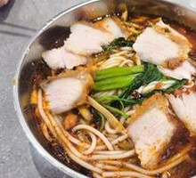 Guangxi-style Stir-fried Dry Noodles with Rice Noodles