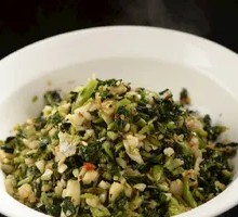 Rice-Enhancing Radish Dish