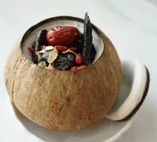 Whole Coconut Stewed Bamboo Chicken