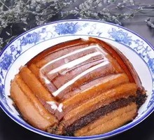 Sichuan-Style Layered Pork with Sweet Filling