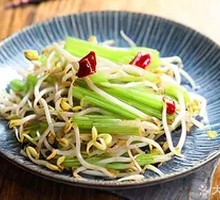 Stir-Fried Celery with Bean Sprouts