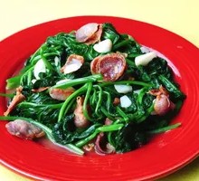 Stir-fried Water Spinach with Pork Cracklings