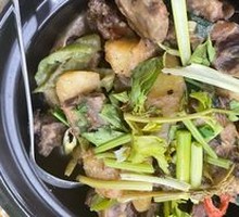 Braised Pork Rib in Clay Pot