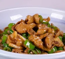 Stir-Fried Pork Intestines with Green Pepper