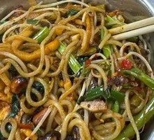 Egg Fried Snail Noodle