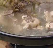 Five-Fingered Mulberry Charcoal Stove Chicken Pot