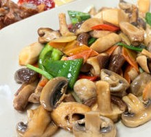 Stir-Fried Three Mushrooms