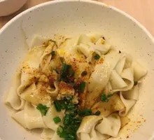 Spicy Garlic Oil Noodles with Spinach