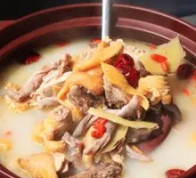 King Mushroom Pig's Trotter Chicken Stew