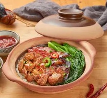 Cured Meat and Pork Rib Clay Pot Rice