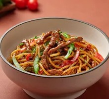 Black Pepper Beef Stir-Fried Noodles