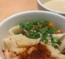 Sizzling Oil-Poured Noodles