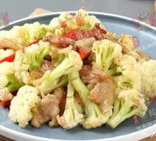 Cauliflower Stir-Fried with Pork Belly