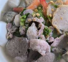 Seafood and Pork Offal Noodles