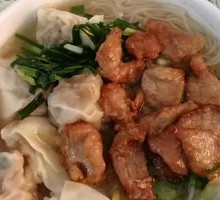 Sauce-Flavored Pork with Rice Noodles