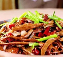 Spicy Tea Tree Mushroom Hot Pot