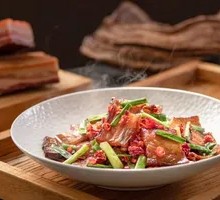 Stir-fried Garlic Chives with Preserved Beef
