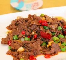 Stir-Fried Beef with Yellow Onion